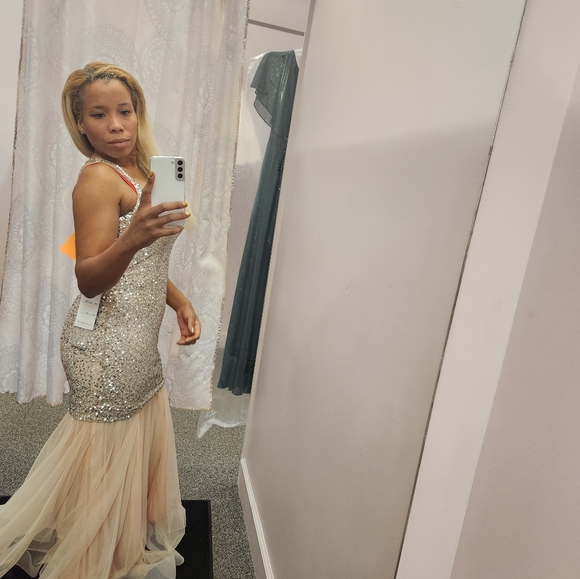 Dress - Picture 2 of 3